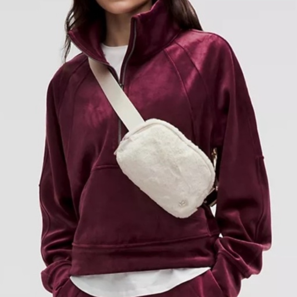 Lululemon white and Gold Fleece Everywhere Belt Bag 1L